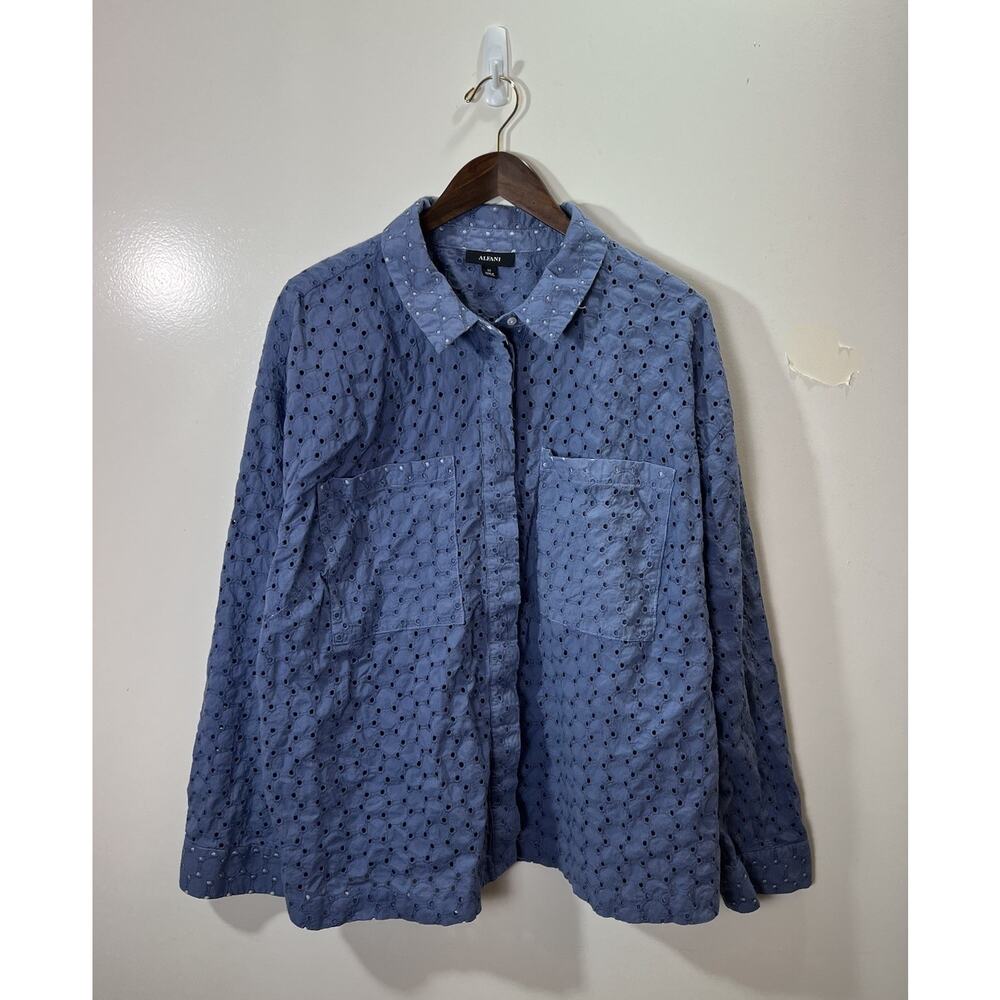 Alfani Women’s Button Up Eyelet Blouse Size 4X Blue Cottagecore Coastal Workwear